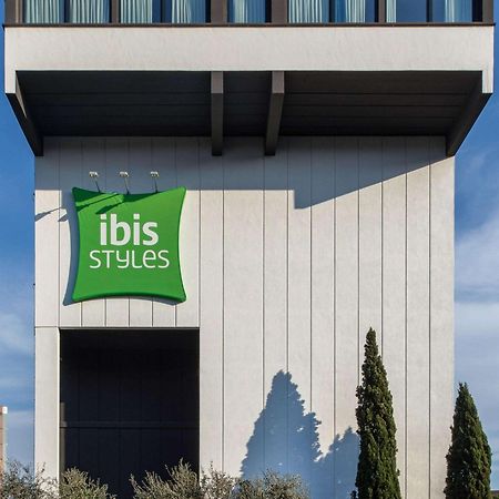 Ibis Styles Roma Aurelia Hotel Exterior photo